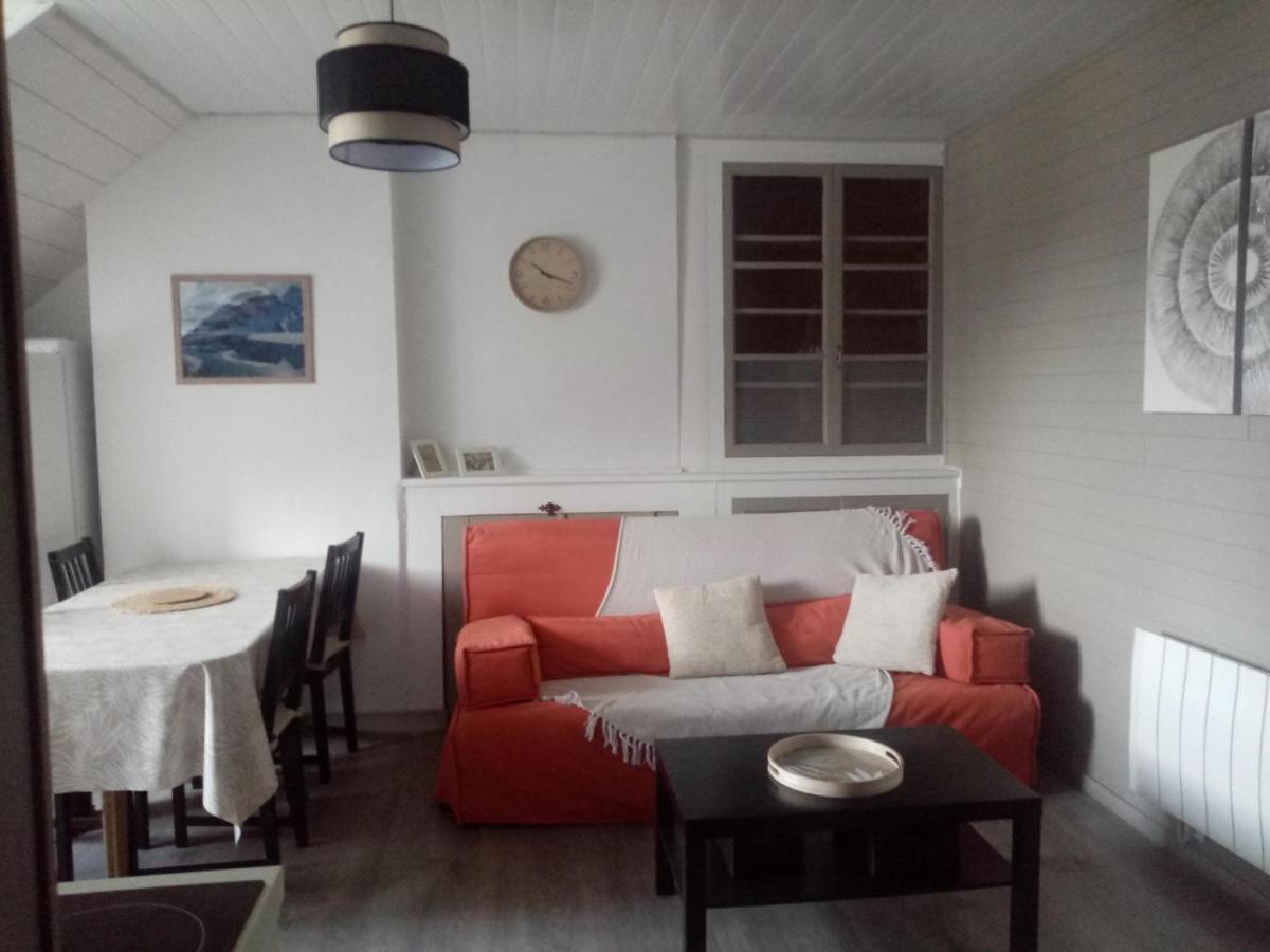 Charmant Appartement Au Centre De Bagnères-de-Bigorre Esterno foto